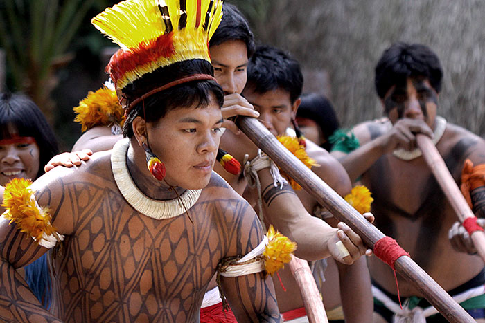 Índios do Xingu na Toca da Raposa