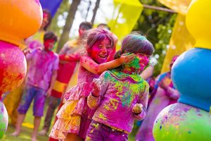 screenshot: Fazenda Coronel Jacinto promove festa HolyCollor