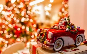 screenshot: Papai Noel chega ao Shopping Cidade São Paulo em carro antigo neste domingo