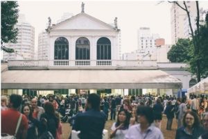 screenshot: Gratuito! Tem Mercado Manual especial Dia das Mães com atrações para crianças