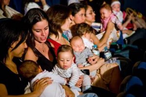 screenshot: Cinema GRATUITO para mamães com bebês no Shopping Penha