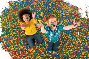 screenshot: Catarina Outlet inaugura evento LUG Brasil com blocos de montar LEGO®