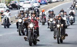screenshot: Motos clássicas, Food Trucks, brincadeiras e shows no clima dos anos 50 e 60 invadem o MorumbiShopping neste domingo