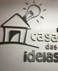screenshot: Crianças usam imaginação e criam engenhocas em escola-oficina
