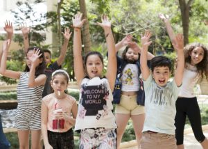screenshot: Faça sua festa infantil com o Brincando Entre Estrelas