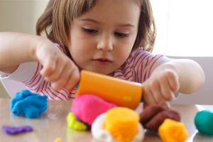 screenshot: Shopping Market Place traz oficina de massinha Play-Doh em setembro