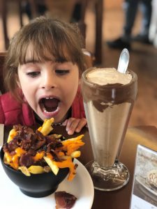 screenshot: Família Burger aposta em sanduíches artesanais e mais saudáveis, incluindo opções vegetarianas, no cardápio