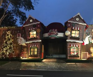 screenshot: GRATUITO! Rua Canadá recebe Decoração de Natal da Crefisa com neve, playground e encontro com Papai Noel