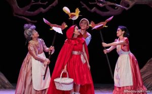 screenshot: Crianças se divertem em piquenique e peça da Chapeuzinho Vermelho no Teatro BTC