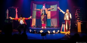 screenshot: Teatro Dr. Botica  apresenta o espetáculo “Pequenos Palhaços”, com desconto no Passeios Kids