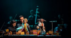 screenshot: “O Pequeno Príncipe”, com Orquestra Ouro Preto, é um espetáculo com narrador, músicos e marionetes