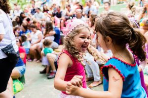screenshot: GRATUITO! Carnaval dos Trovadores Urbanos embala as famílias ao ritmo de marchinhas