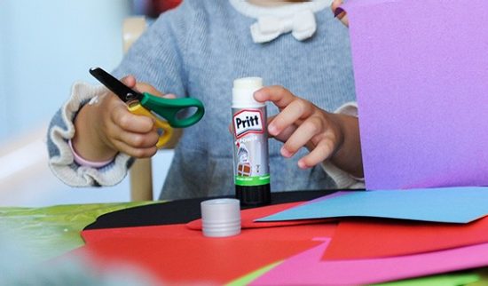 Marca de cola Pritt realiza oficina infantil de arte gratuita na Saraiva do Morumbi Shopping
