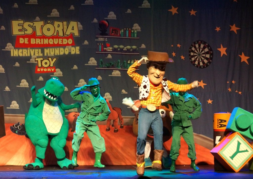 Espetáculo do Toy Story encanta crianças e adultos no Teatro BTC
