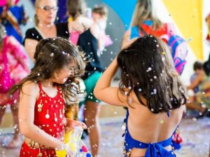 screenshot: Bloquinho Gente Miúda agita o pré-carnaval do Shopping West Plaza