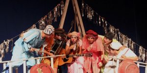 screenshot: Palhaços, cantigas de roda e muita diversão! Tudo isso no espetáculo Avoar, no Festival de Férias no Teatro Viradalata, com desconto no Passeios Kids