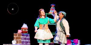 screenshot: Espetáculo infantil “João e Maria e o Livro de Feitiços” está em cartaz no Teatro Maria Della Costa. E você ganha desconto no Passeios Kids!