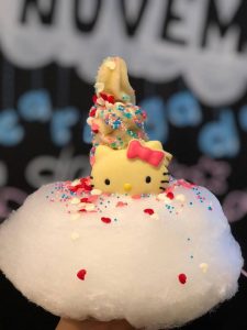 screenshot: Dona Nuvem e Hello Kitty se unem e criam sorvete especial da famosa gatinha no sabor torta de maçã