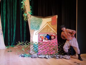 screenshot: Teatro por 19,90! Infantil “Os Três Porquinhos e o Lobo Bonzinho” é diversão garantida aos pequenos no Teatro BTC