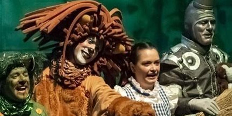 Que tal assistir o espetáculo Infantil "O Mágico de Oz" no Teatro Ruth Escobar com desconto no Passeios Kids?