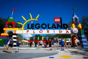 screenshot: Novidades em Orlando: área dedicada aos filmes do Lego, restaurantes, evento e abertura de loja