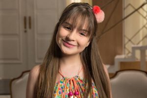 screenshot: GRATUITO! Sophia Valverde, de Poliana Moça, faz show no Mais Shopping