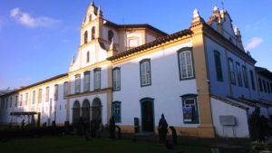 screenshot: Inédito! Mosteiro da Luz realiza festa junina no jardim com comidas típicas e atrações para toda a família