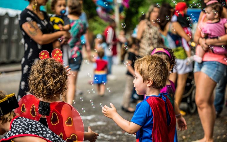 Gratuito! Entre histórias, brincadeiras e muita diversão para a criançada, Domingueira de Histórias chega ao Parque Trianon
