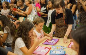 screenshot: Shopping Metrópole recebe a oficina: “Papel, Tinta e Diversão ” para colorir as férias de Julho