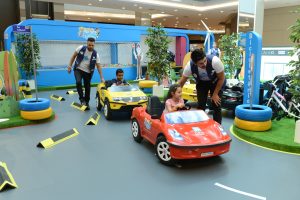 screenshot: Férias no Tietê Plaza Shopping: Cidade Portinho Seguro, projeto gratuito do Porto Seguro Auto, ensina crianças sobre as leis de trânsito