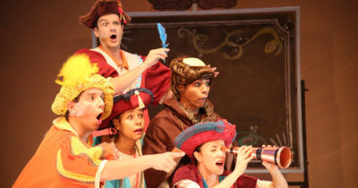 screenshot: Teatro com desconto! De maneira lúdica e divertida, espetáculo “A História do Brasil” narra a trajetória do país para crianças no Teatro Viradalata