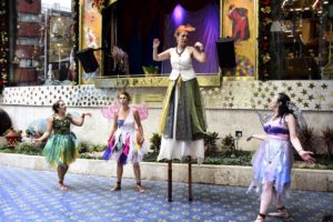 screenshot: Teatro, musical infantil, circo e muito mais! Piccolo Teatro realiza apresentações gratuitas para crianças em palco aberto para a rua