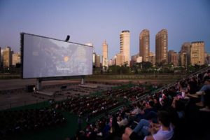 screenshot: Shell Open Air, o maior cinema ao ar livre do mundo, anuncia a programação de São Paulo com filmes premiados e celebração de clássicos modernos