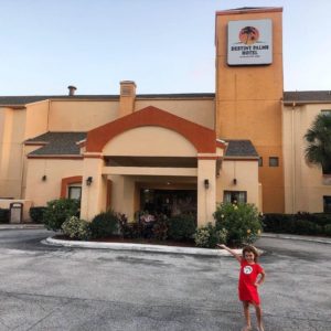 screenshot: Hotel barato em Orlando: Destiny Palms Hotel Maingate West tem ótima relação custo x beneficio para famílias