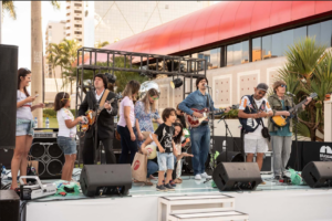 screenshot: Beatles para Crianças se apresenta no Shopping Praça da Moça