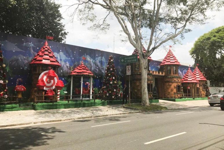 Já é NATAL Na Rua Canadá! Atração Com Brinquedos E Neve é Gratuita