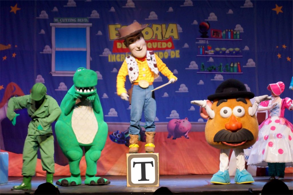 Teatro com os brinquedos mais legais do mundo! Espetáculo do Toy Story faz temporada no Teatro BTC; e com desconto