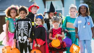screenshot: “Halloween – Caça Divertida” leva criançada ao clima de Dia das Bruxas com caça aos doces