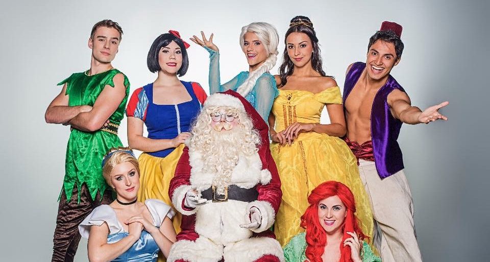 Desconto: Papai Noel, príncipes e princesas esperam os pequenos no musical "Natal no Mundo Encantado", no Espaço Ao Cubo