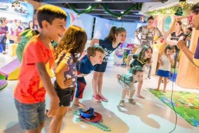 screenshot: Brincando Entre Estrelas oferece pacotes personalizados de recreação para as férias