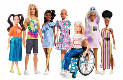 screenshot: Barbie Fashionista lança 32 modelos de bonecos inclusivos com vitiligo, prótese mecânica na perna e até careca