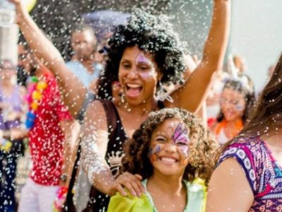 screenshot: Bailinho de Carnaval invade o Shopping Interlagos, com as melhores marchinhas