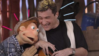 screenshot: Sesc Ao Vivo recebe Hélio Ziskind, compositor de várias canções dos infantis Cocoricó, Castelo Rá-Tim-Bum e Glub-Glub