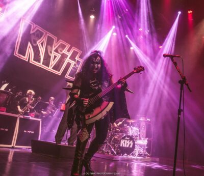 screenshot: Rock invade programa Canta Comigo Teen com covers do Kiss e Ozzy no júri