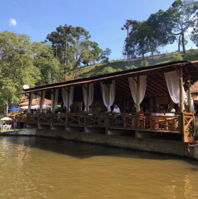 screenshot: Recanto do Pico é opção de restaurante e estadia para famílias em Santo Antônio do Pinhal