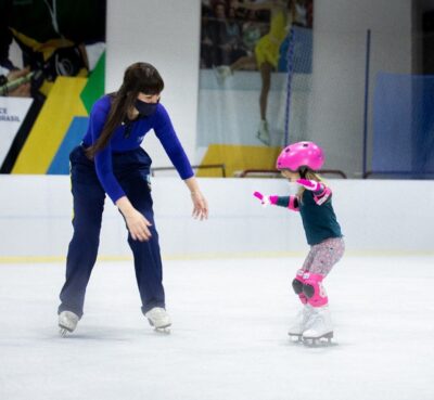 screenshot: Patinação no gelo em São Paulo: Arena Ice Brasil oferece experiência para toda a família