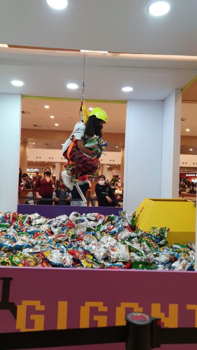 screenshot: É diversão garantida! Garra Gigante é atração no São Bernardo Plaza Shopping