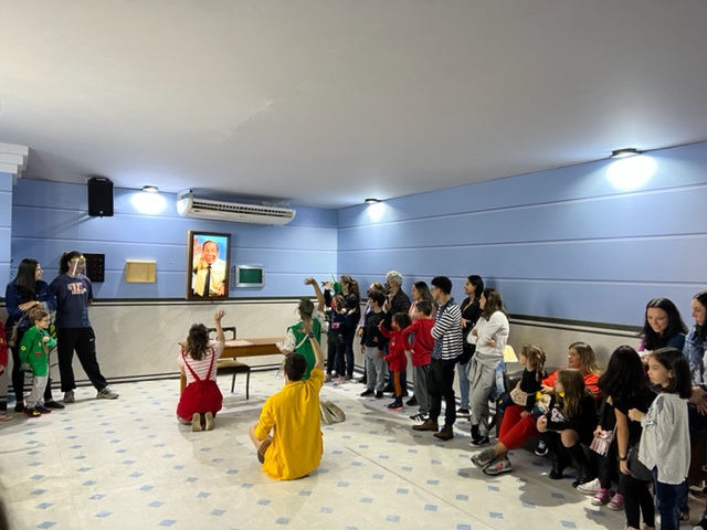 Detetives do Prédio Azul se apresentam em Florianópolis - SC com crianças