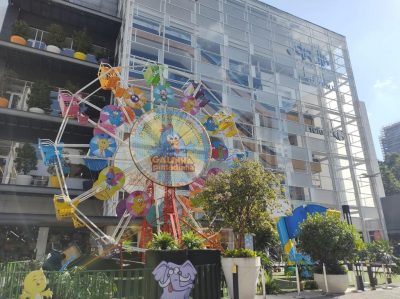 screenshot: Diversão para a garotada: a Roda Gigante da Galinha Pintadinha chega ao Jardim Pamplona Shopping