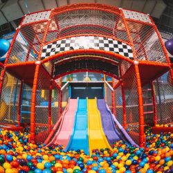 Arraiá + exposição de carros exóticos e incríveis? SIM! Na Festa Junina do Garagem 55 Mooca